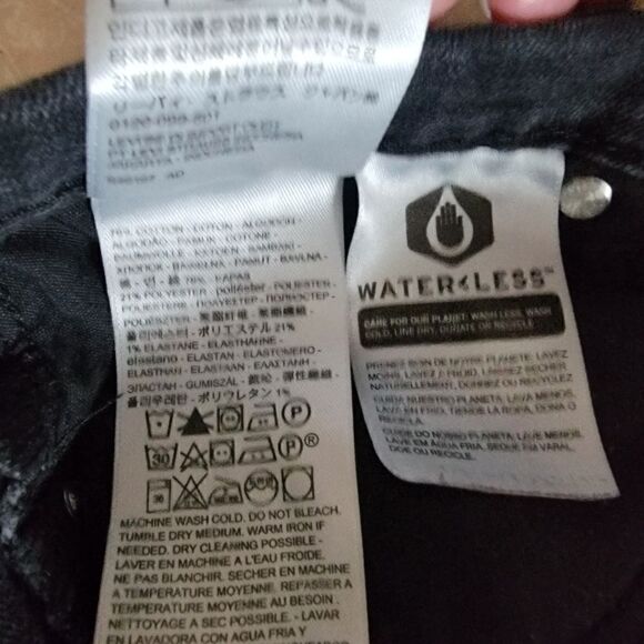 Levi's Black 505 Straight Leg. Size 30. - Picture 9 of 9